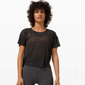 lululemon athletica Black Short Sleeve Tee